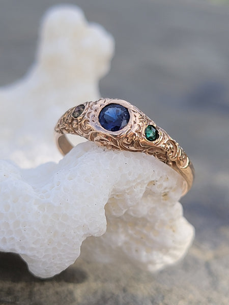 10K gold blue sapphire & green doublet engraved Edwardian ring