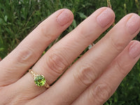 14k gold c.1920's c.1930's filigree solitaire peridot ring