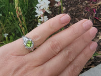 18k white gold c.1920's c.1930's Deco peridot ring