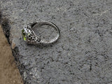 18k white gold c.1920's c.1930's Deco peridot ring