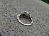18k white gold c.1920's c.1930's Deco peridot ring
