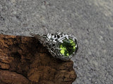 18k white gold c.1920's c.1930's Deco peridot ring