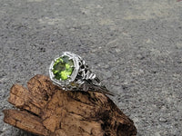 18k white gold c.1920's c.1930's Deco peridot ring