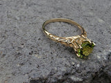 14k gold c.1920's c.1930's filigree solitaire peridot ring