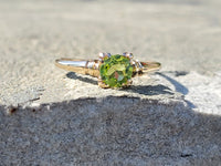 10k gold vintage solitaire peridot ring