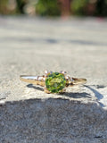10k gold vintage solitaire peridot ring H