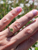 10k gold vintage solitaire peridot ring H