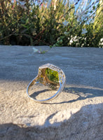 10k white gold c.1920's Art Deco filigree peridot & enamel ring