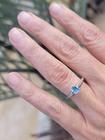 14k white gold Aquamarine & Diamond ring