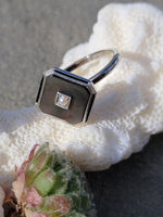 14k gold two tone Deco pearl, enamel & mother of pearl ring