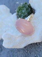 10k gold Deco cabochon rose quartz ring