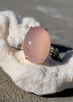 10k gold Deco cabochon rose quartz ring