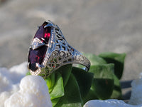 14k white gold garnet & diamond c.1920's floral filigree vintage ring