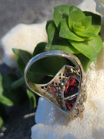 14k white gold garnet & diamond c.1920's floral filigree vintage ring
