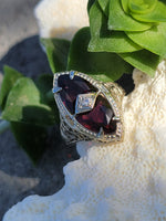 14k white gold garnet & diamond c.1920's floral filigree vintage ring