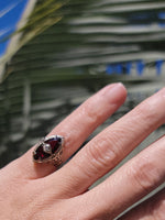 14k white gold garnet & diamond c.1920's floral filigree vintage ring
