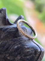 14k gold 2.4mm vintage floral engraved wedding band - size 6.5