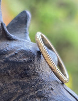 18k gold 2mm vintage engraved wedding band - size 6