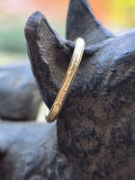 18k gold 2mm vintage engraved wedding band - size 6