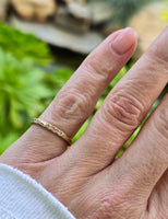 14k gold 2.4mm vintage floral engraved wedding band - size 6.5