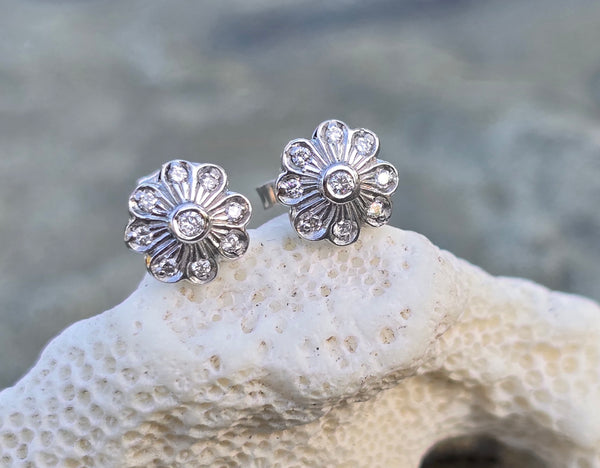 14k white gold diamond floral flower studs