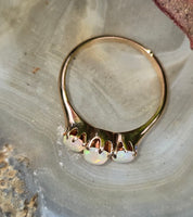 10k gold Victorian 3 opal cabochon band ring