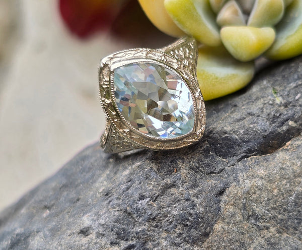 14k white gold c.1920's filigree Aquamarine ring