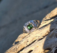 18k white gold c.1920's green tourmaline filigree vintage estate ring