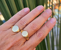 18k gold estate signet ring