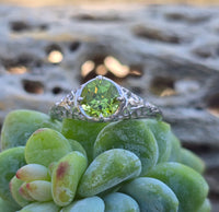 14k white gold c.1920's peridot filigree ring