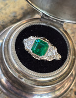 18k white gold emerald and diamond estate Art Deco vintage filigree antique ring