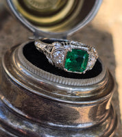 18k white gold emerald and diamond estate Art Deco vintage filigree antique ring