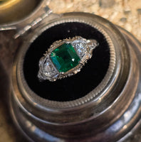 18k white gold emerald and diamond estate Art Deco vintage filigree antique ring