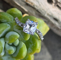 Platinum and 18ct gold Edwardian mine cut diamond antique engagement wedding ring -