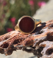 18ct gold estate carnelian signet ring - hallmarks