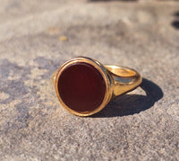 18ct gold estate carnelian signet ring - hallmarks
