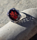 14k white gold c.1920's Art Deco garnet peacock filigree ring