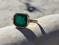 18k gold Victorian green glass intaglio FLIP antique ring