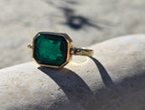 18k gold Victorian green glass intaglio FLIP antique ring