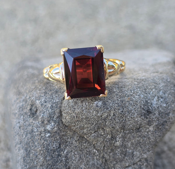 10k gold Deco Garnet estate ring