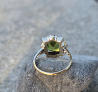 10k gold vintage emerald cut peridot ring