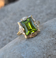10k gold vintage emerald cut peridot ring