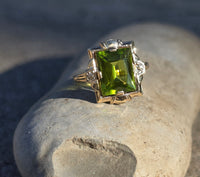 10k gold vintage emerald cut peridot ring