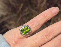 10k gold vintage emerald cut peridot ring