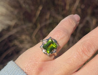 10k gold vintage emerald cut peridot ring