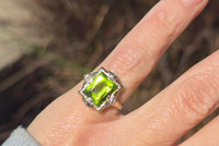 10k gold vintage emerald cut peridot ring