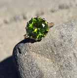 18k gold peridot estate solitaire ring