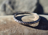 platinum 1.7mm vintage floral engraved wedding band - size 6