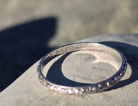 platinum 1.7mm vintage floral engraved wedding band - size 6