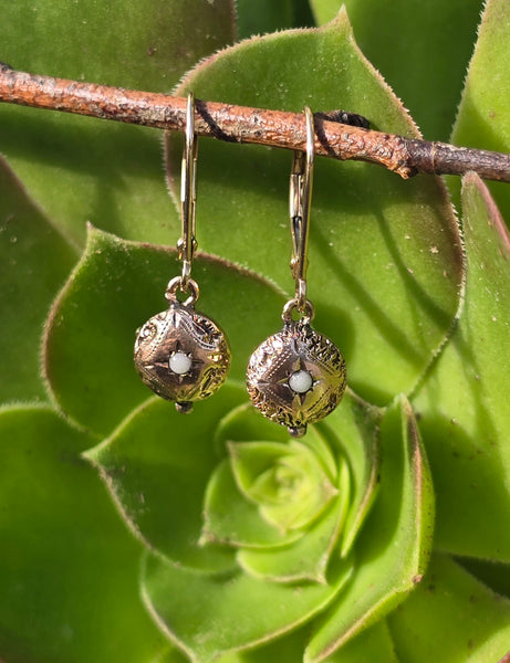 9k gold Victorian foe pearl antique estate earrings